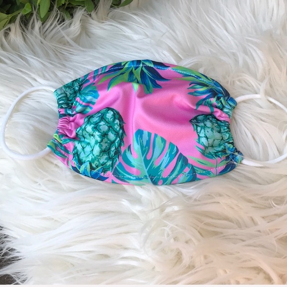 3/$18 NWT Fashion Blue Pink Print Face Mask - Picture 2 of 3